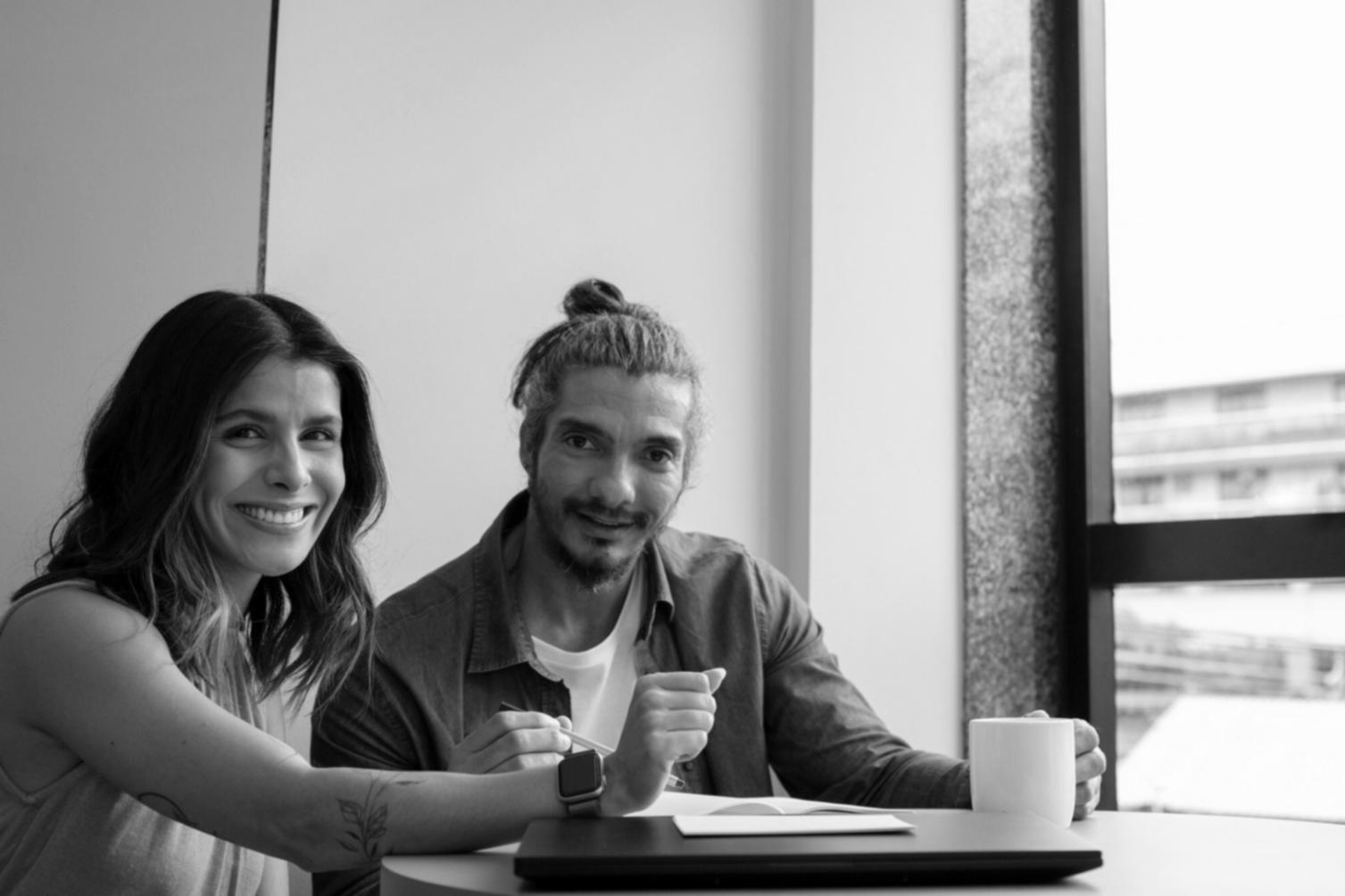 Espace de travail calme et lumineux favorisant la réflexion personnelle